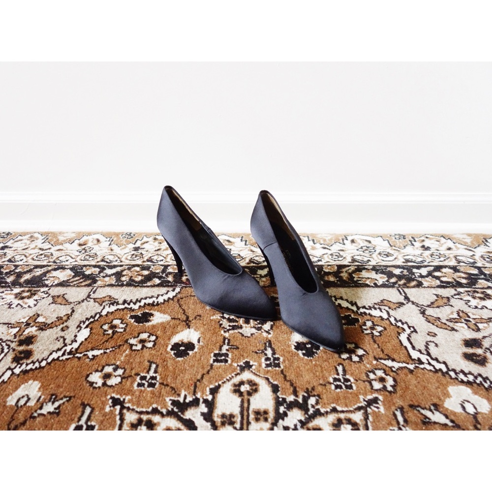 Vintage Stephane Kelian Black Satin Glove Pumps 7